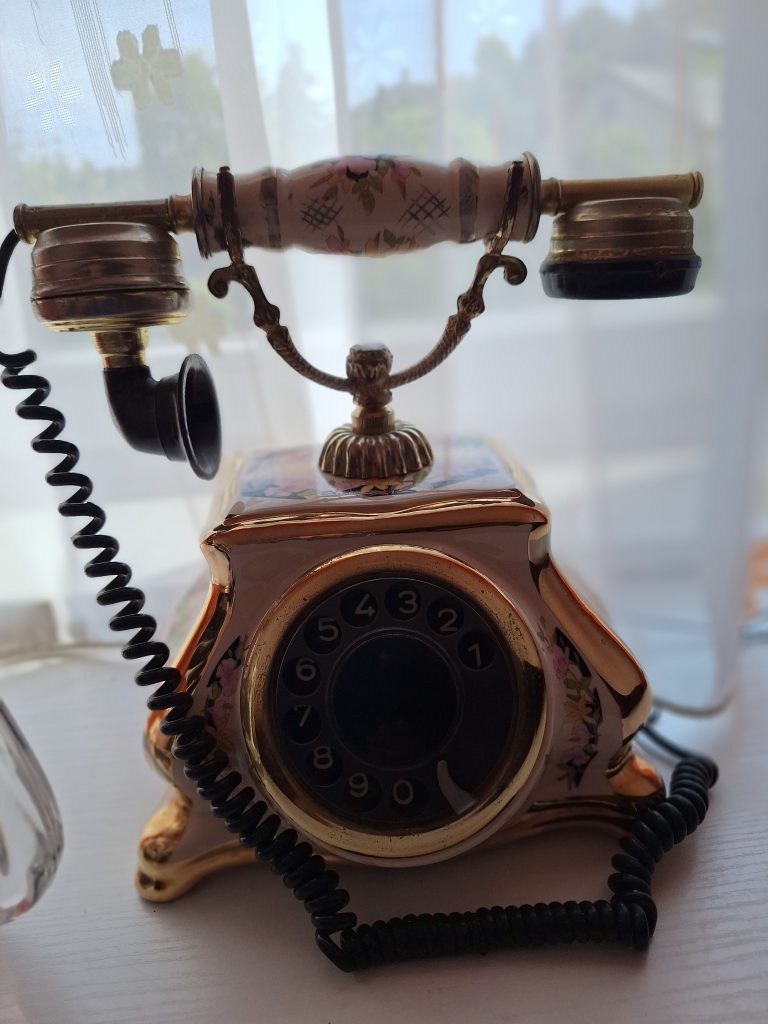 Nagyon régi vonalas telefon